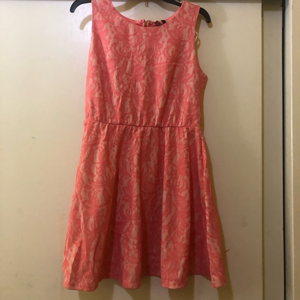 Orange vintage basic dresses. Size M &L
Brand new with tags